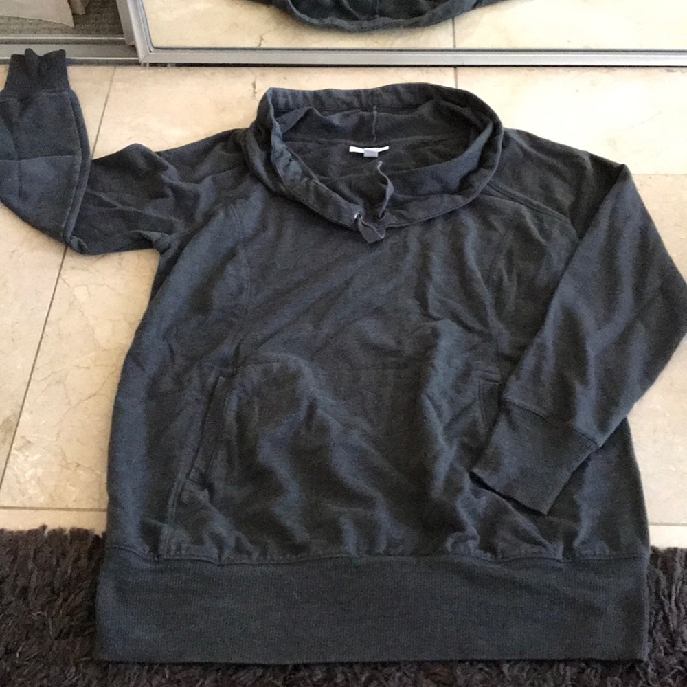 Liz Lange Maternity sweatshirt